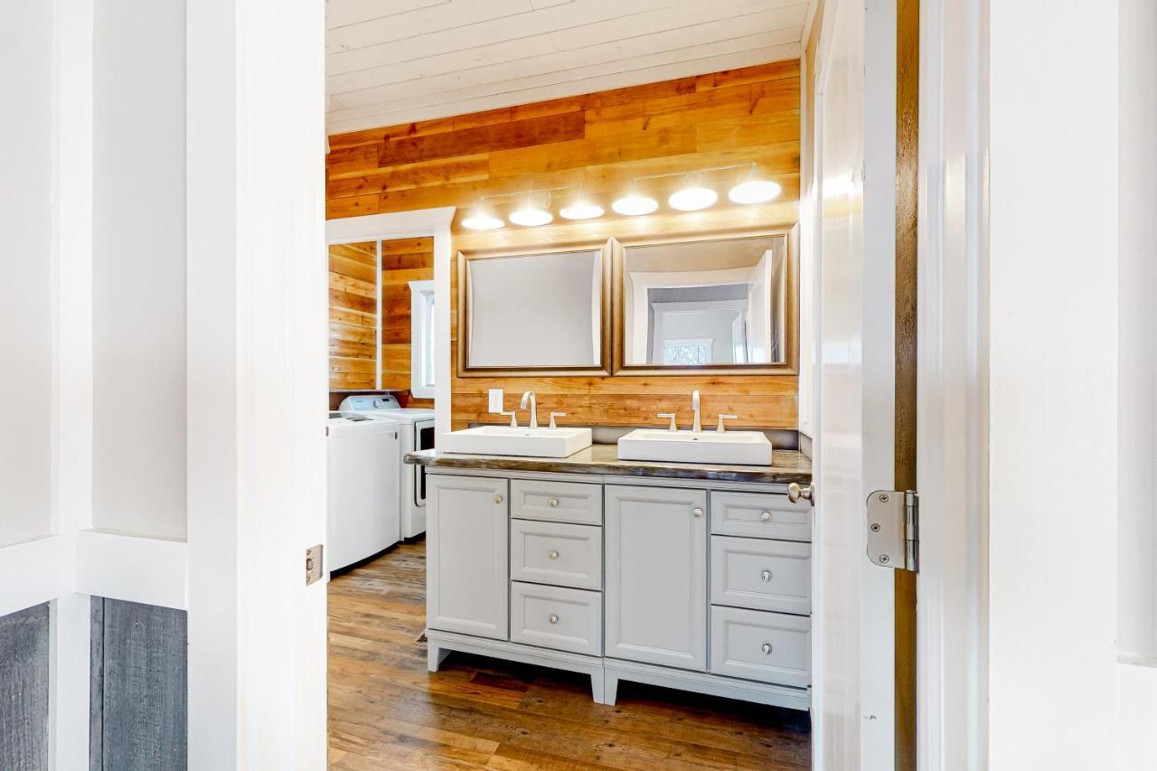 エリジェイ Rustic Mountain Cabinヴィラ エクステリア 写真