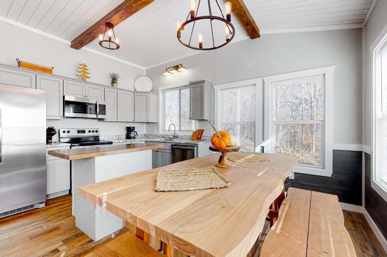 エリジェイ Rustic Mountain Cabinヴィラ エクステリア 写真